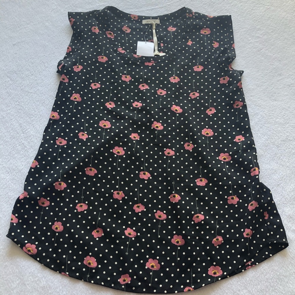 ✨NWT✨ Floral & Polkadot Top